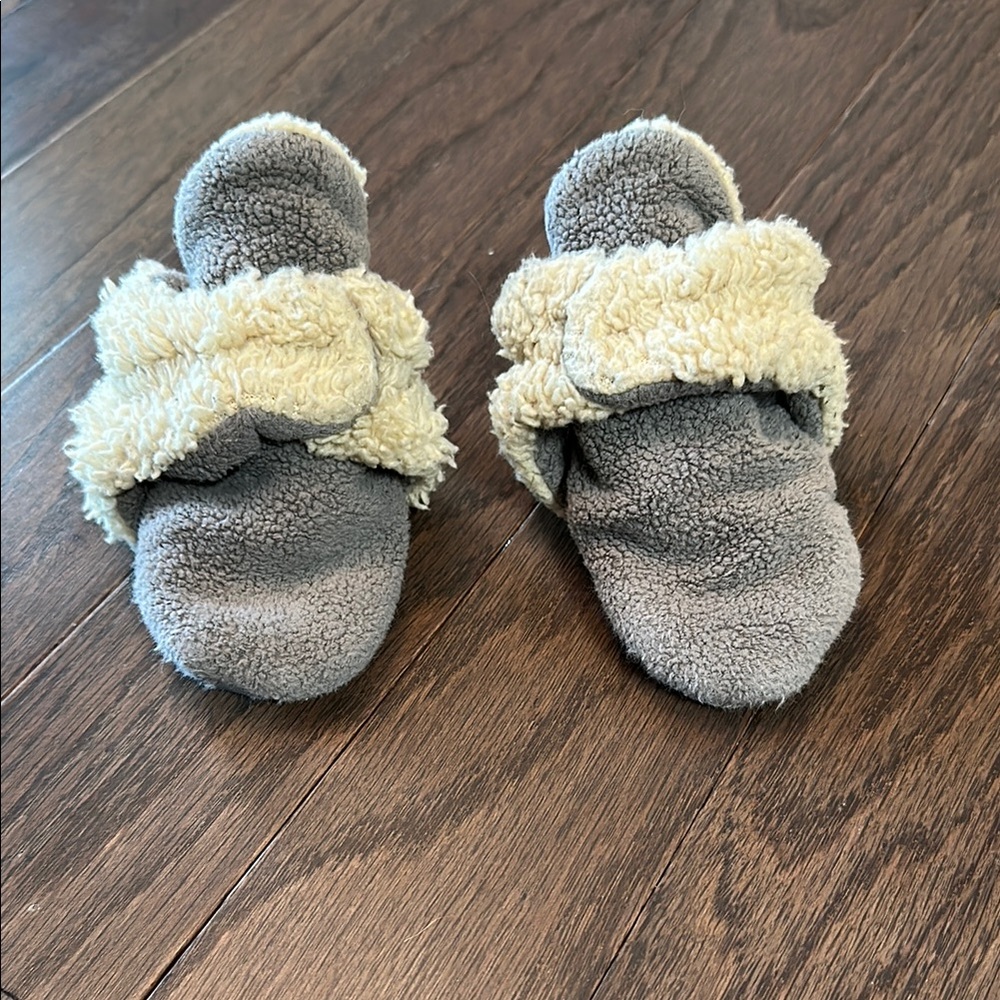 Zutano Gray and Cream Baby Booties
